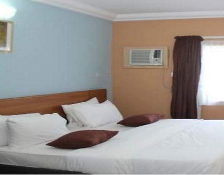 Toprate Luxury Hotel Owerri Zimmer foto